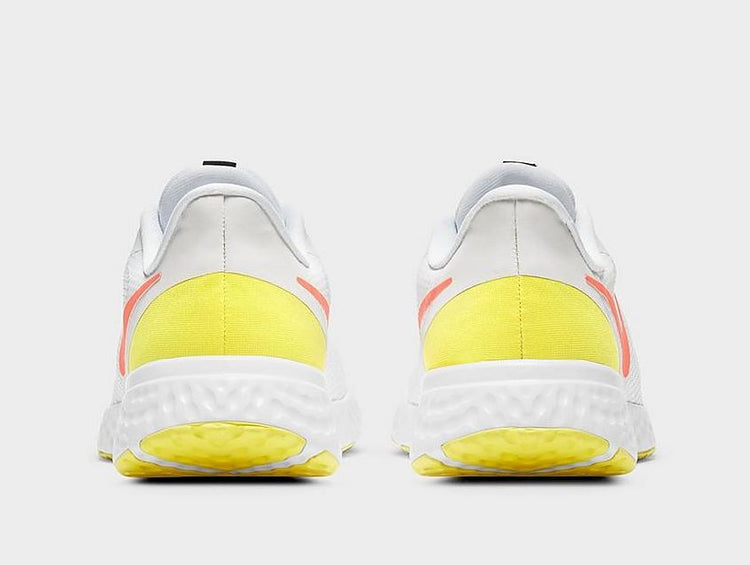 Nike Revolution 5 SE
