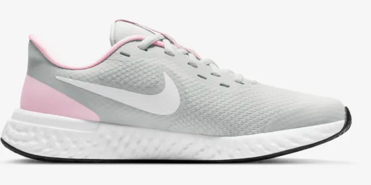 Nike Revolution 5