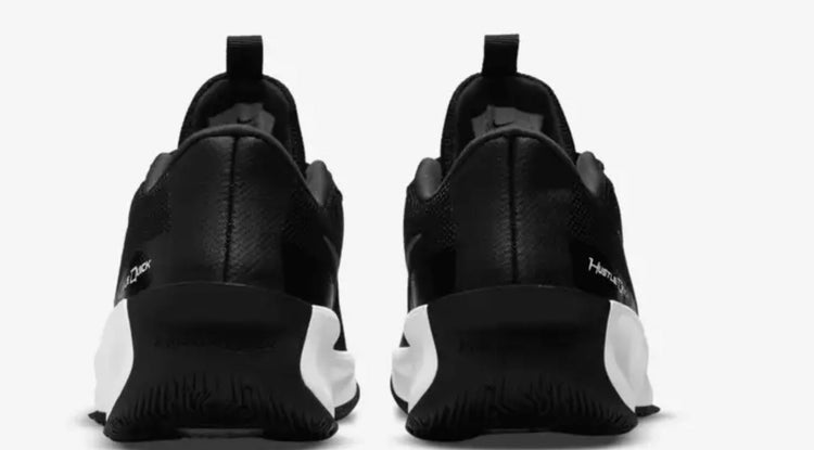 Nike Team Hustle Quick 3