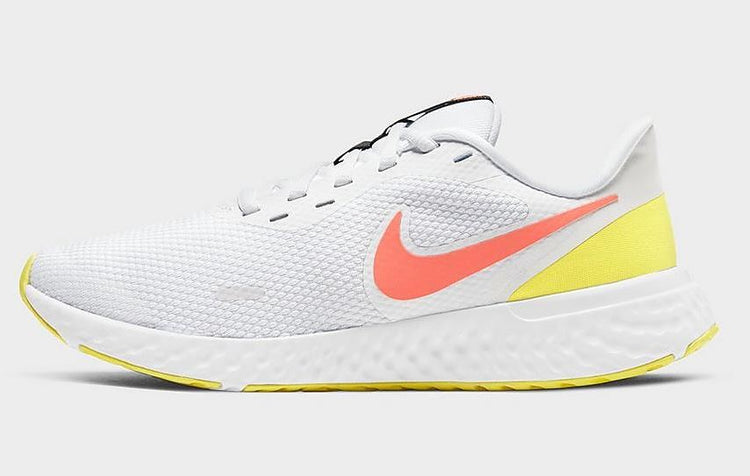 Nike Revolution 5 SE