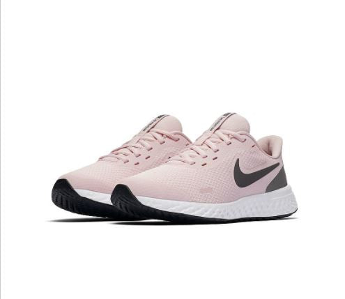 Nike Revolution 5