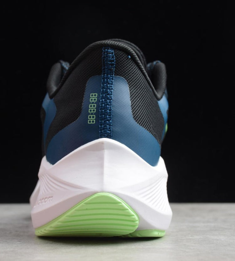 Nike Winflo 7 Shield